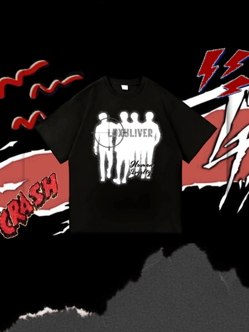 Model mengenakan kaos Luxuliver